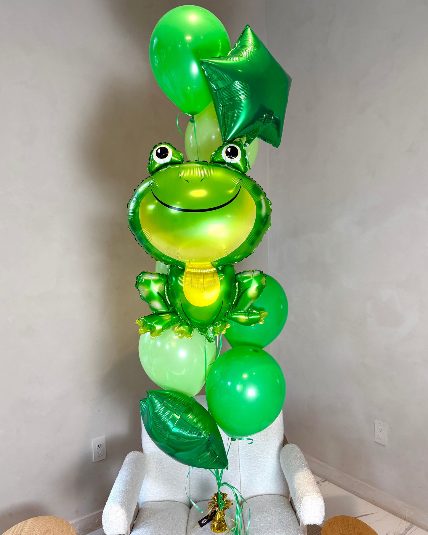Giant Frog Green Balloon Bouquet With Weight