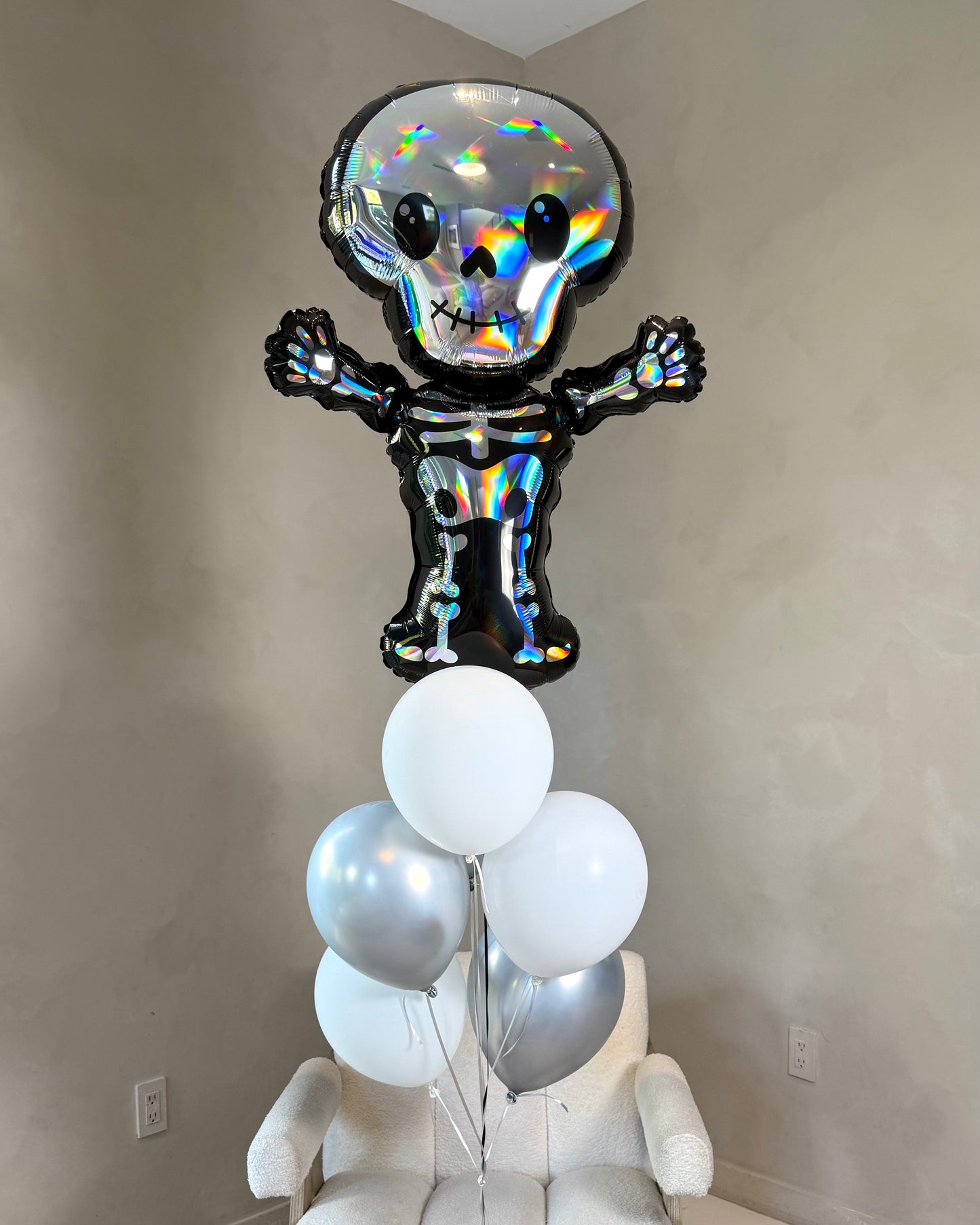 Giant Iridescent Skeleton Halloween Balloon Bouquet With 6 Balloon Bouquet With Weight