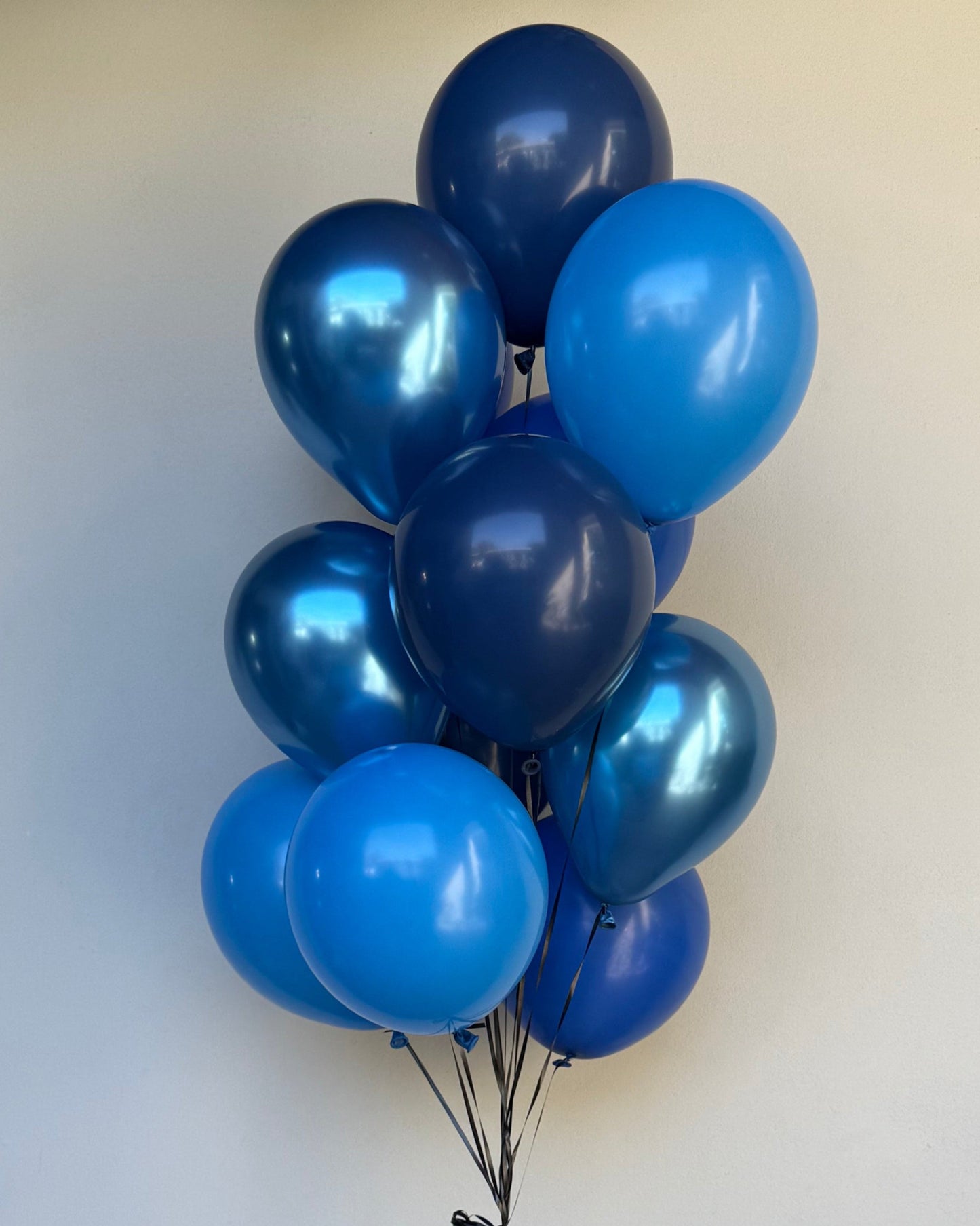 12 Blue Balloon Helium Bouquet With Weight