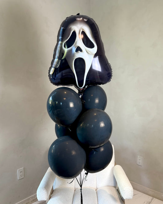 Giant Scream Mask Halloween Balloon With 6 Black Balloons Bouquet With Weight